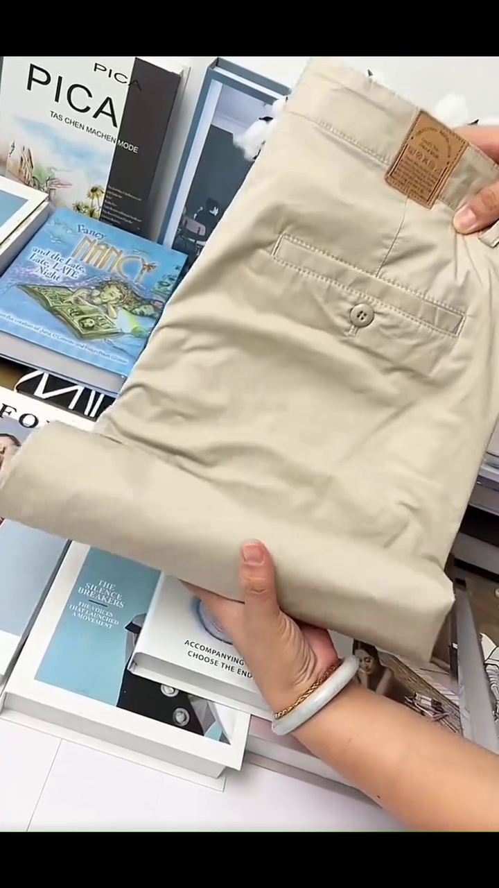 Men?s Beige Slim-Fit Cotton Chino Pants