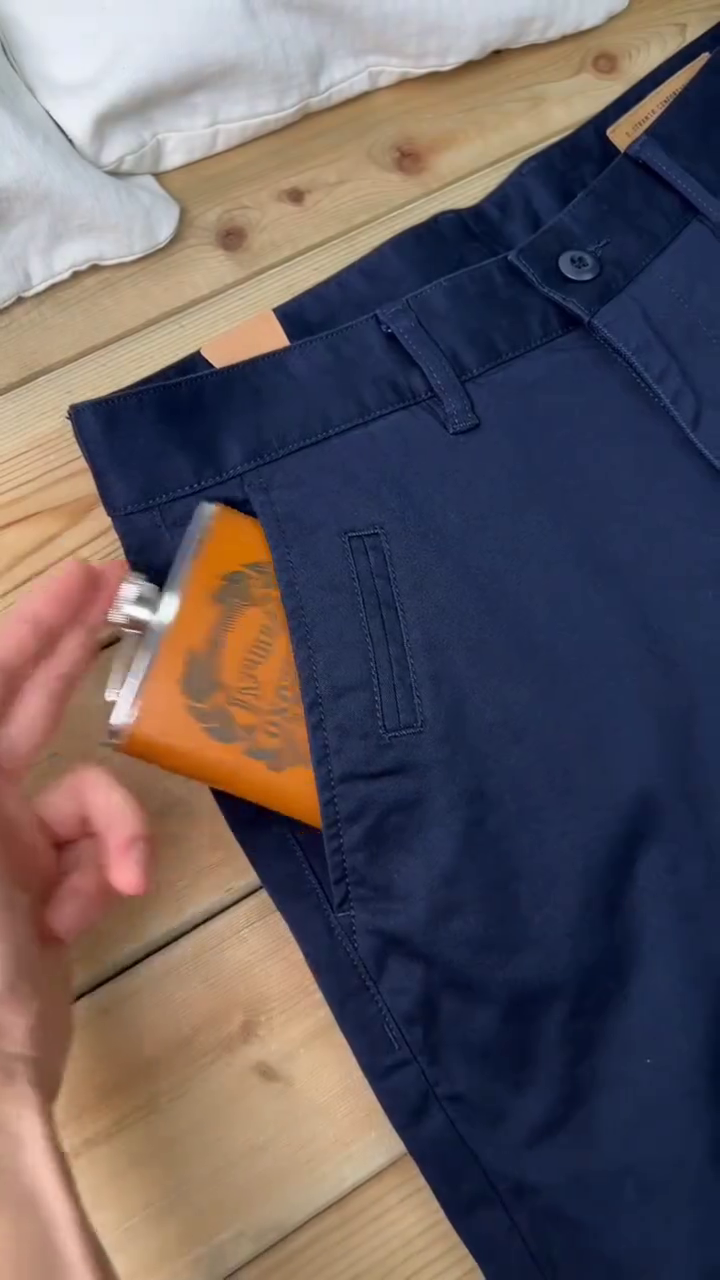 Men?s Navy Blue Slim-Fit Stretch Chino Pants