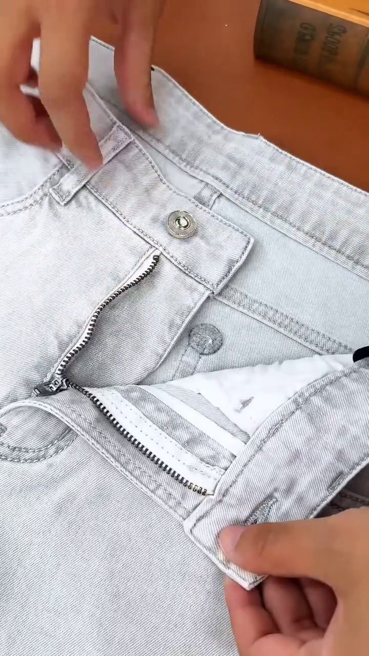 Men?s White Slim-Fit Stretch Chino Pants